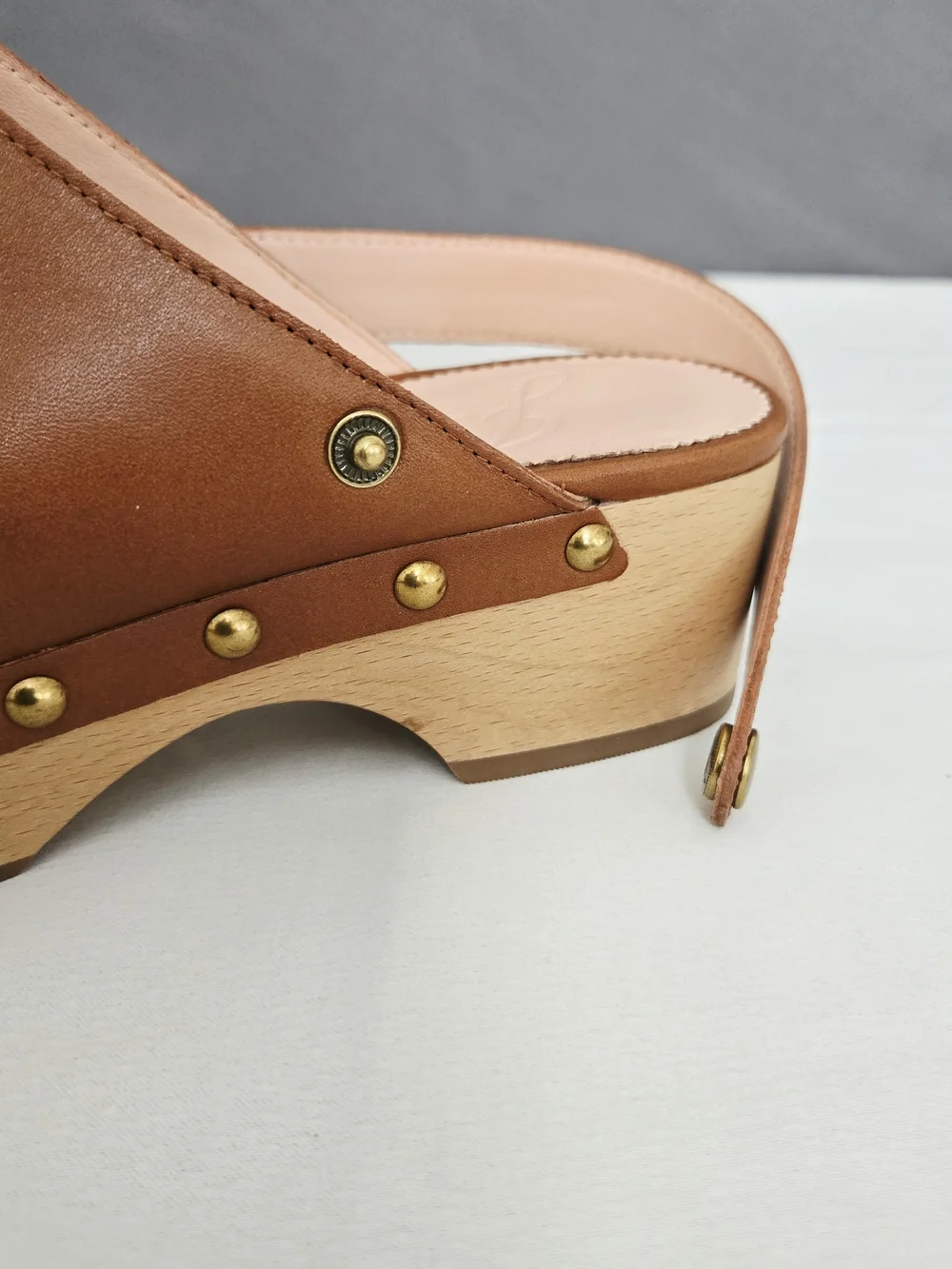 J. Crew Convertible Leather Clogs Tan Brown Studded Wood Platform Mules Size 8.5